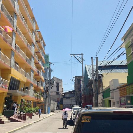 Crossroads Hostel Manila Mandaluyong Exteriér fotografie