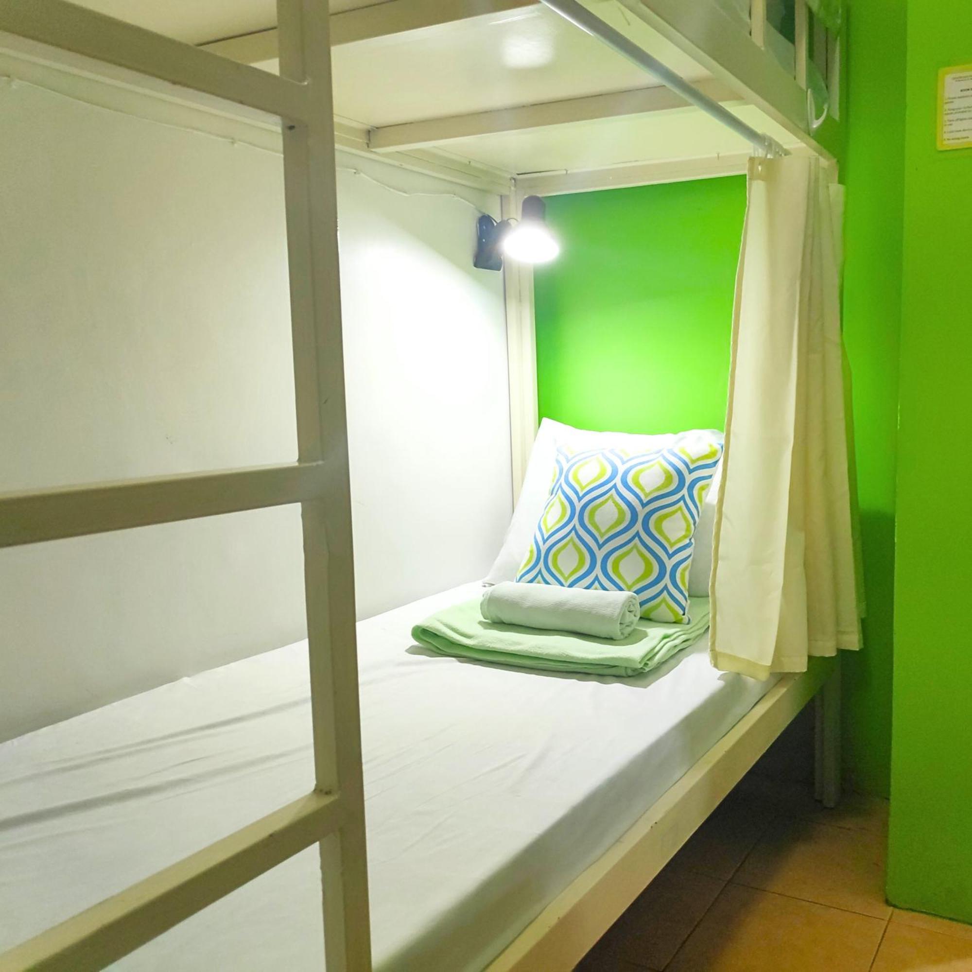 Crossroads Hostel Manila Mandaluyong Exteriér fotografie