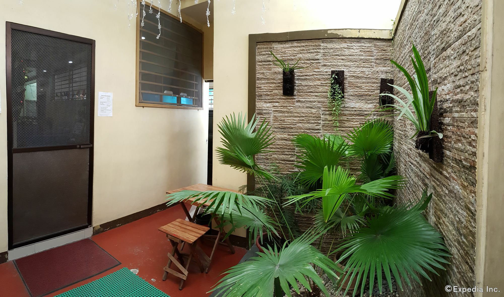 Crossroads Hostel Manila Mandaluyong Exteriér fotografie