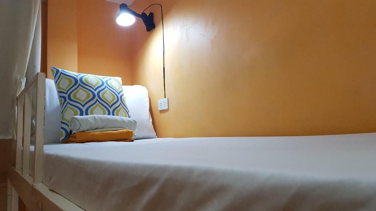 Crossroads Hostel Manila Mandaluyong Exteriér fotografie
